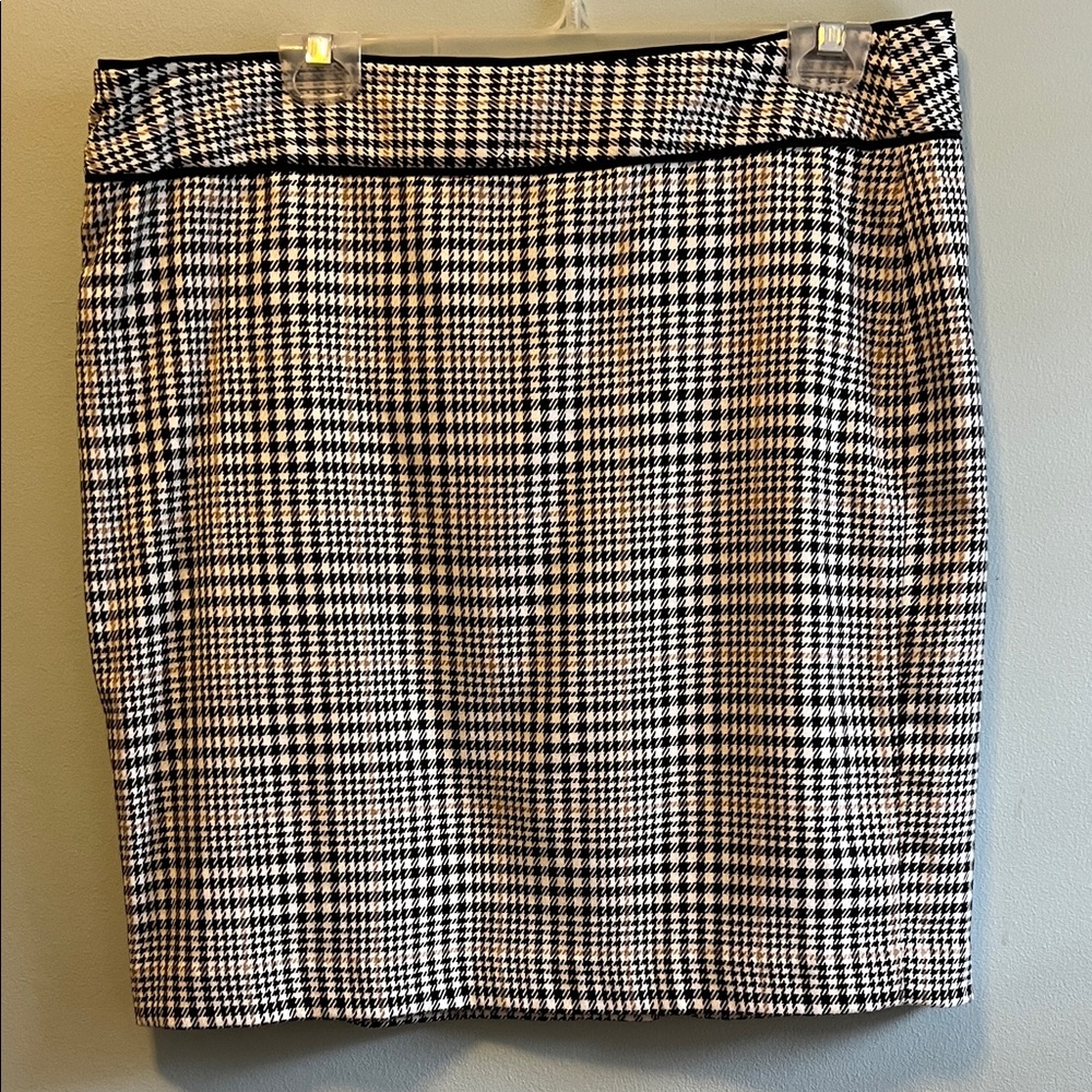 Banana Republic Black and White Pencil Skirt